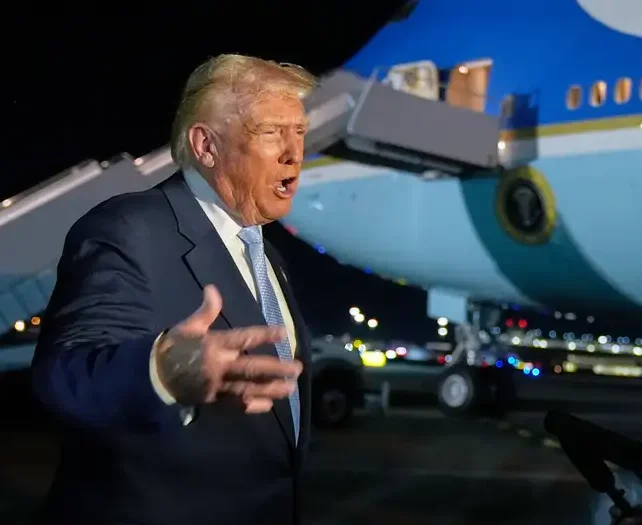 DONALD TRUMP ABRE LA PUERTA A HABLAR CON MADURO: TENSIÓN MILITAR, ADVERTENCIAS Y UNA DIPLOMACIA DE “LO FÁCIL O LO DIFÍCIL”